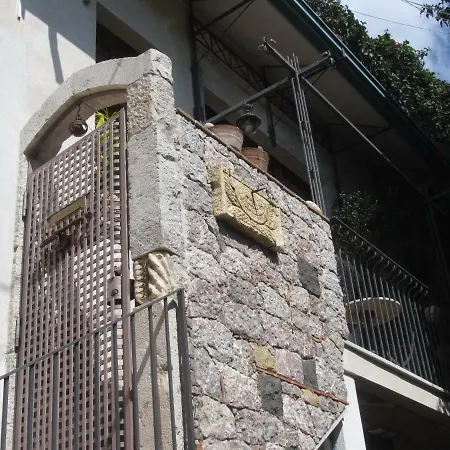 Casa *